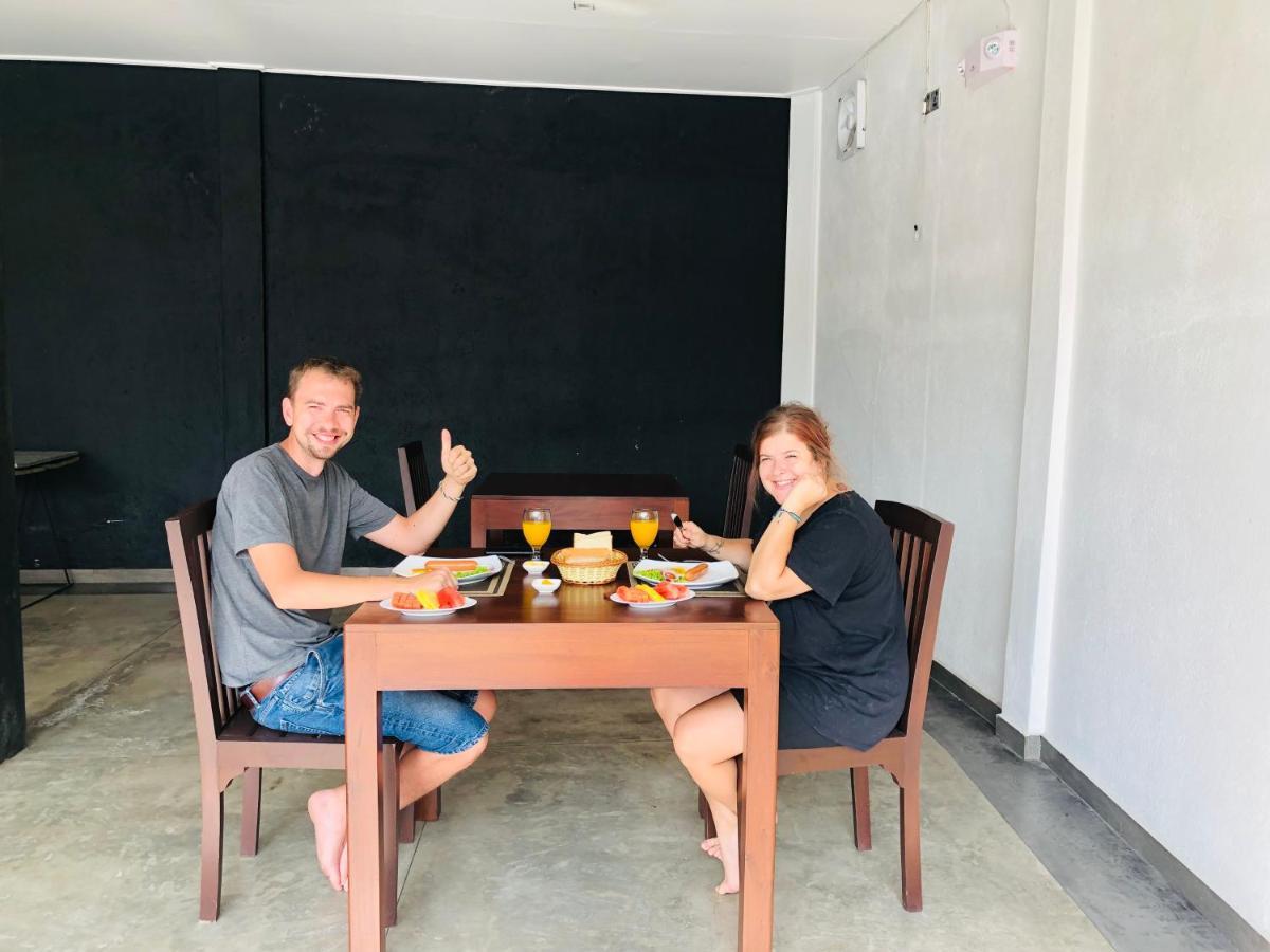 Bony'S Holiday Inn Negombo Dış mekan fotoğraf