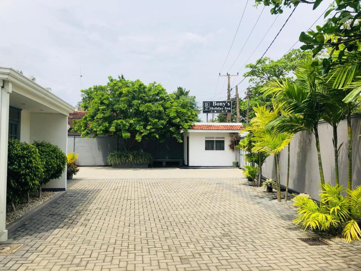 Bony'S Holiday Inn Negombo Dış mekan fotoğraf