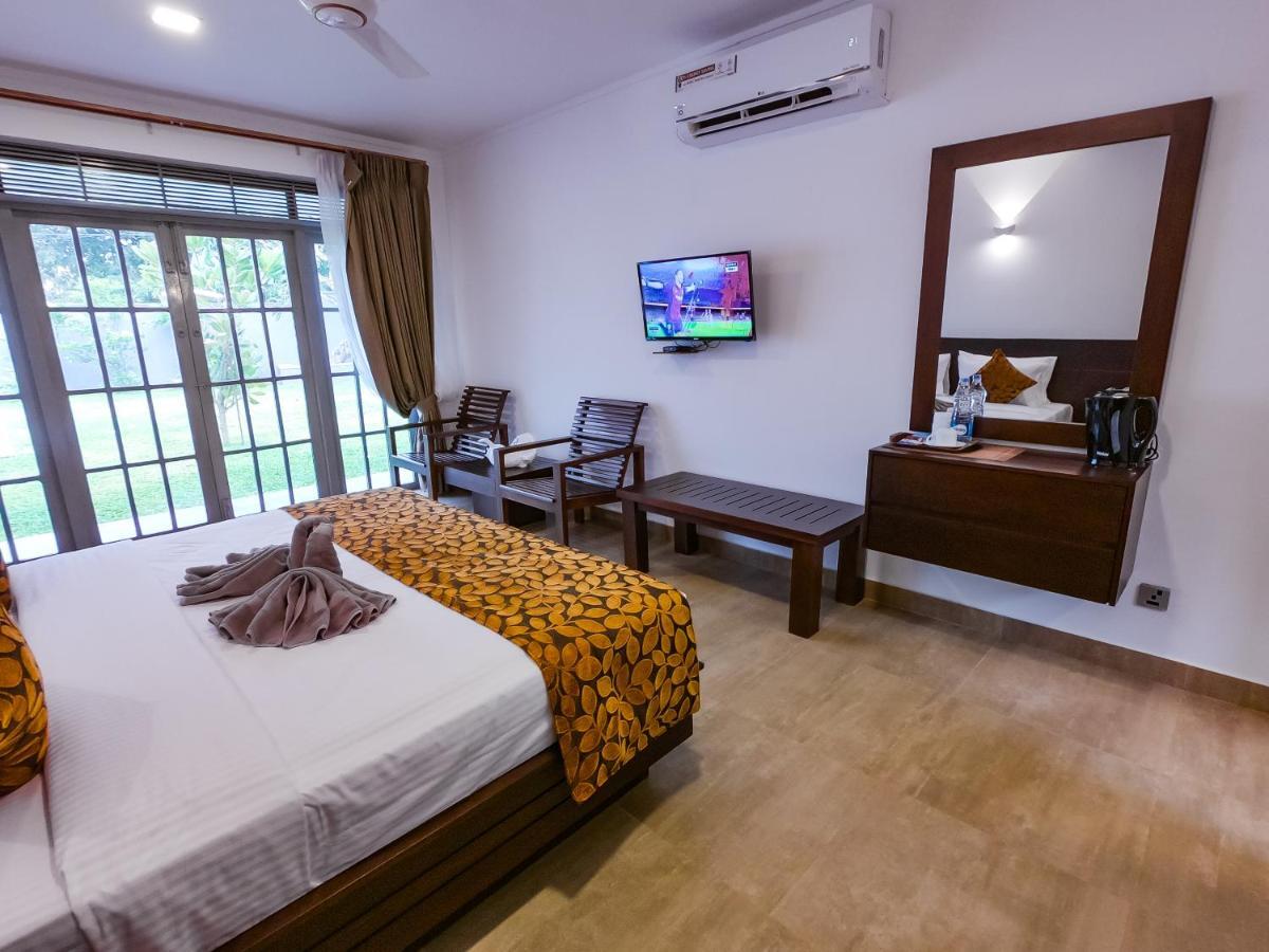 Bony'S Holiday Inn Negombo Dış mekan fotoğraf