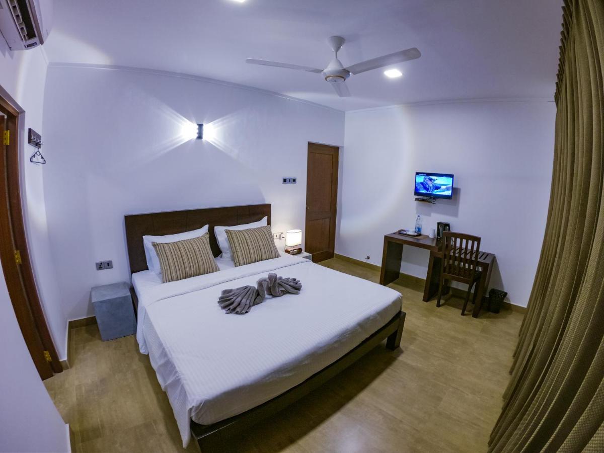 Bony'S Holiday Inn Negombo Dış mekan fotoğraf