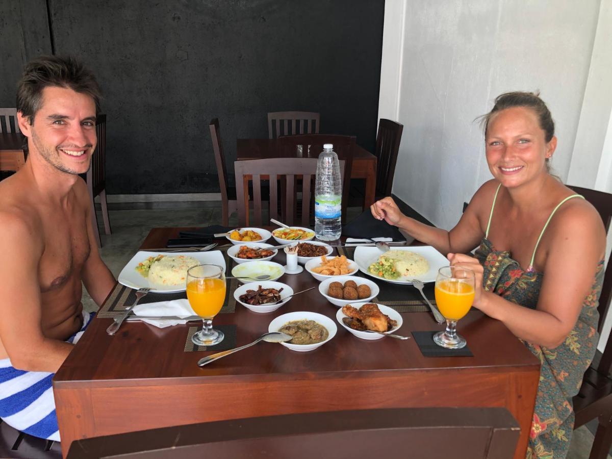 Bony'S Holiday Inn Negombo Dış mekan fotoğraf